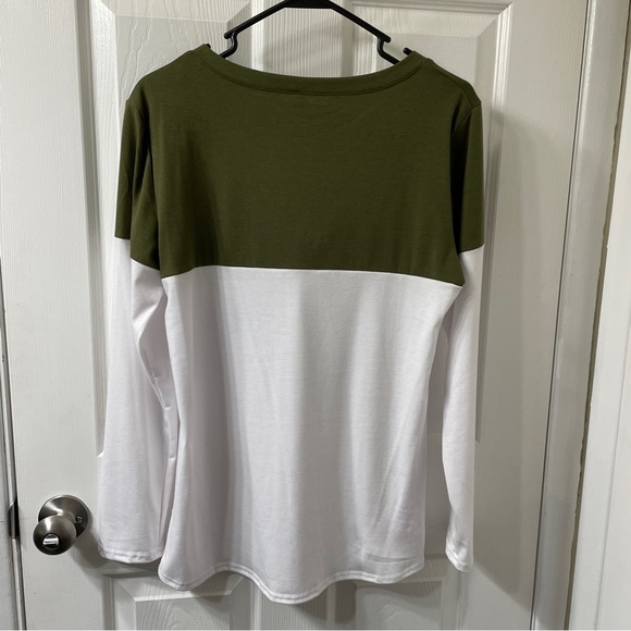V Neck Color Block Shirt - Picture 2 of 4